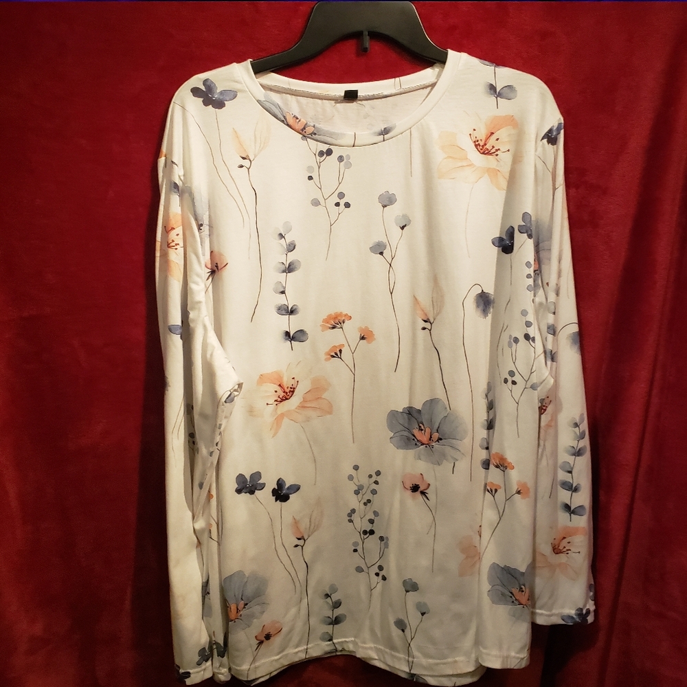 Long sleeve floral white top